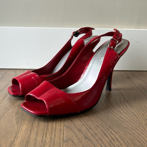 Low red heels - Picture 1 of 5